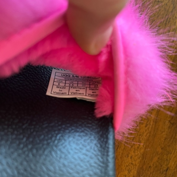 UGG Royale Slide - Picture 4 of 8